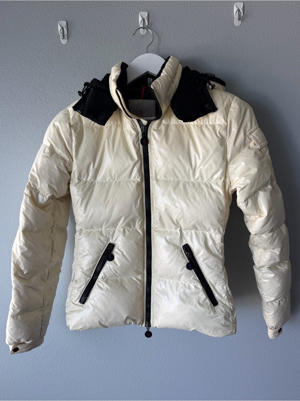 Moncler ivory black Badia down puffer coat size 0 Women’s XS